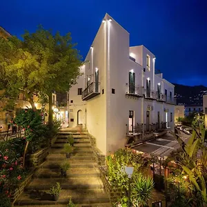 Palazzo Raho Gasthuis Cefalù