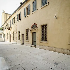 https://arena-easy-suites.hotelinveneto.com